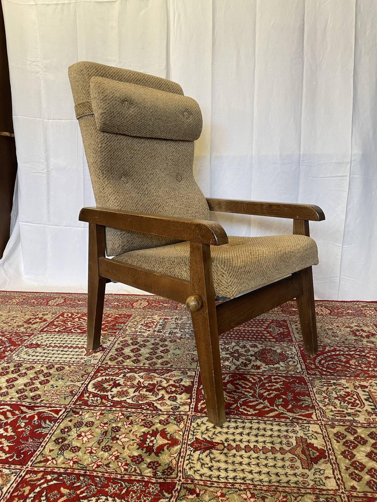 Vintage reclining armchair in wood and fabric – 1960s/70s