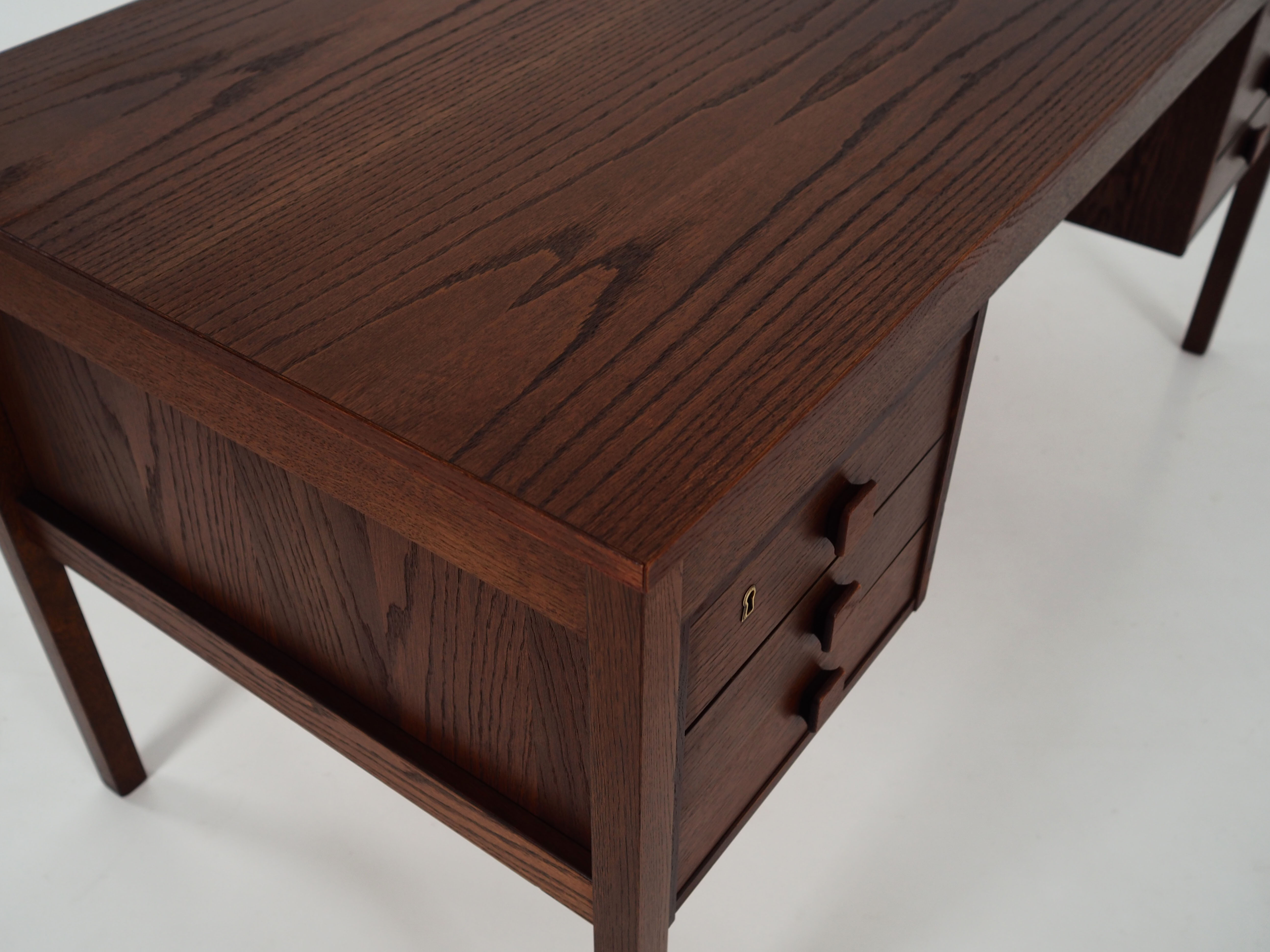 Oak wood desk by Domino Møbler Scandinavian design of the 1970s