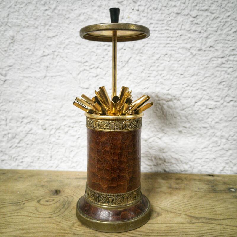 Cigarette dispenser