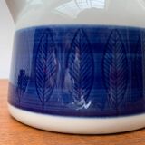 Coffee pot from the Koka Bleu series, Blau, Bla Swedish mid-century by Hertha Bengtson for Rörstrand, 1950s.