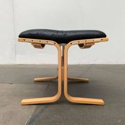 Siesta lounge chair set in Norwegian leather with ottoman by Ingmar Relling for Ekornes