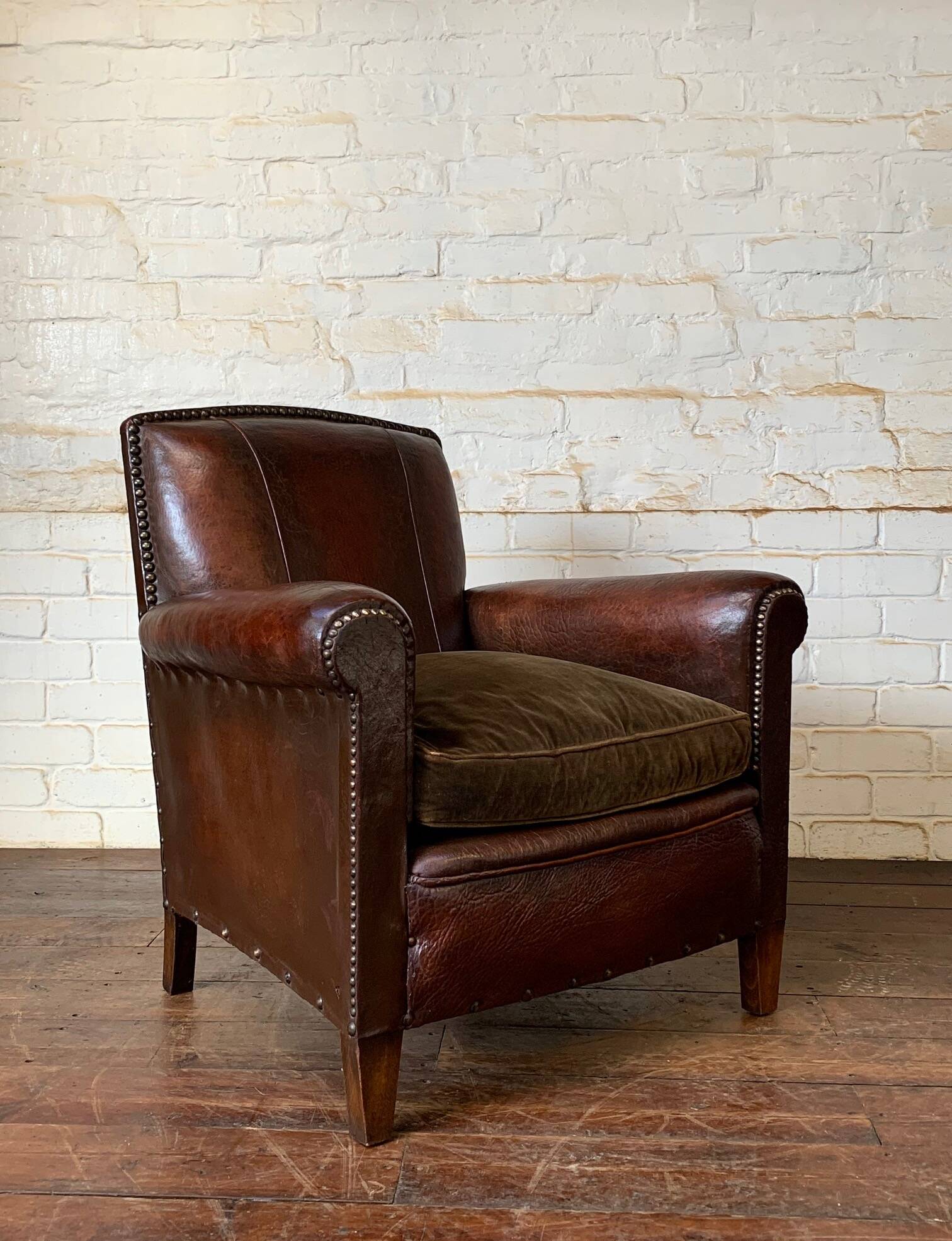 Fauteuil en cuir français, modèle Normandy, vers les années 1920