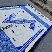 Tapis berbère tissè main authentique a motifs bleu 150/250 cm