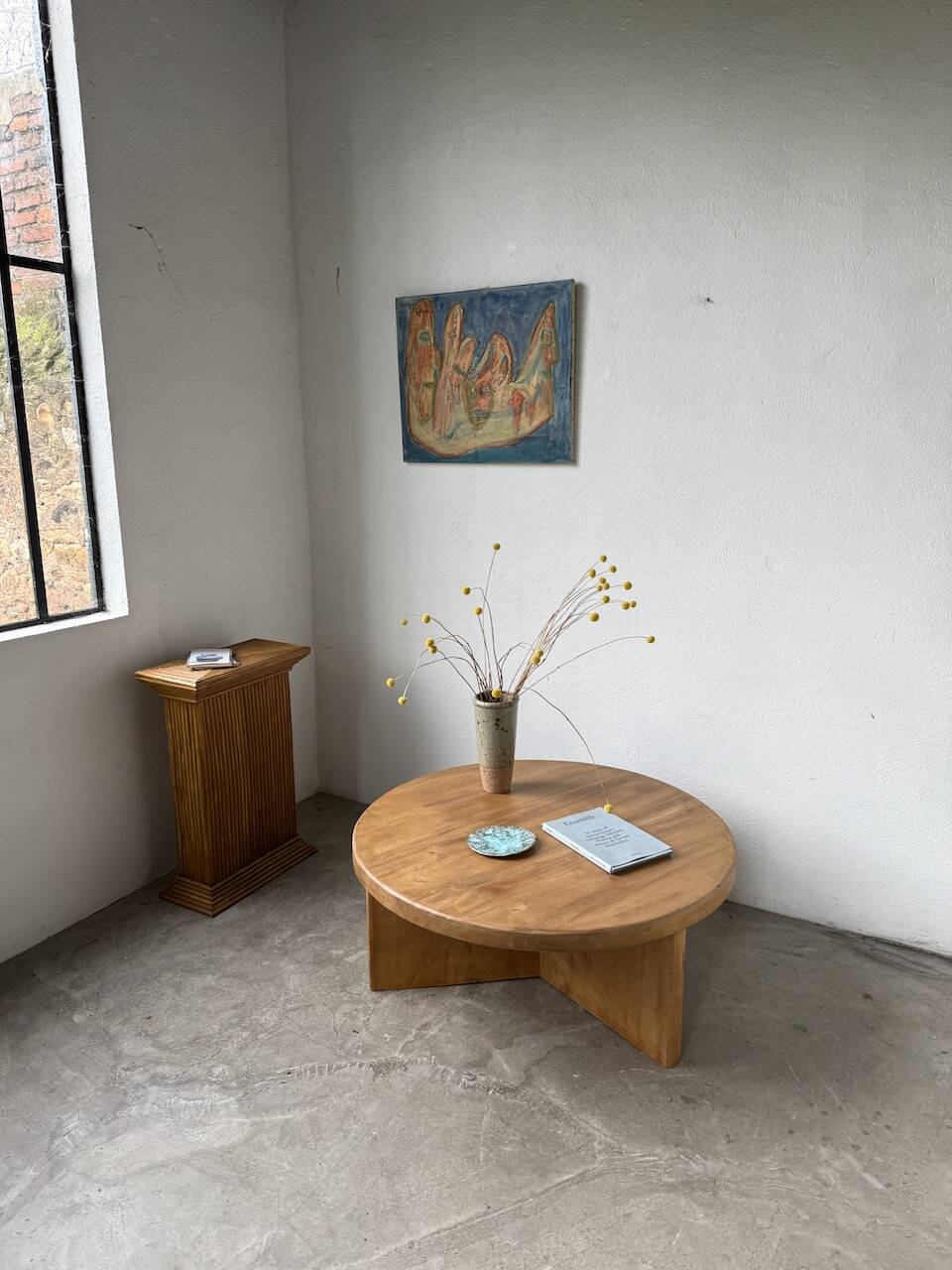 Round modernist coffee table, elm, 1950s.