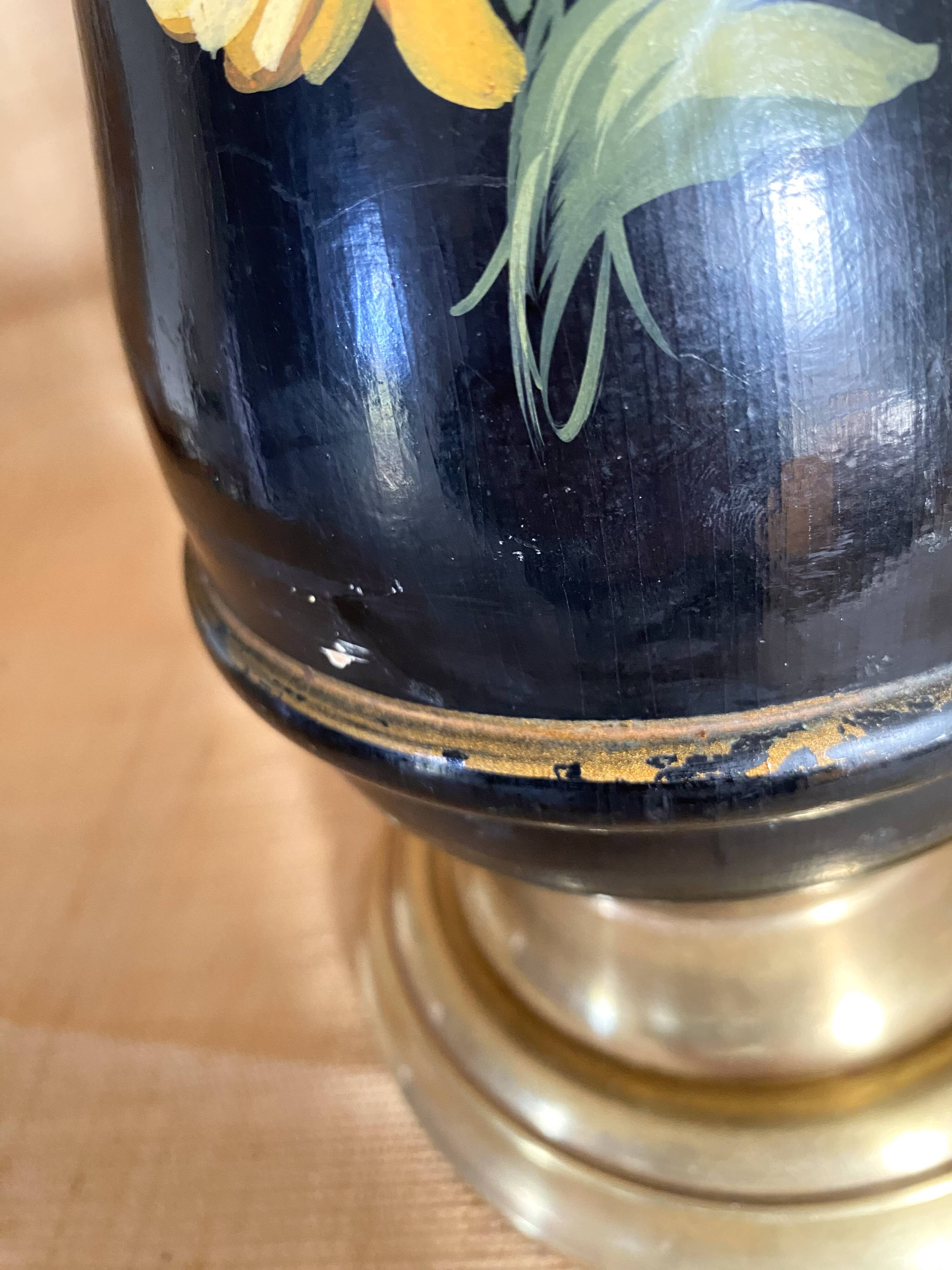 Lamp from the early 1900s, fabric cable, cotton shade.