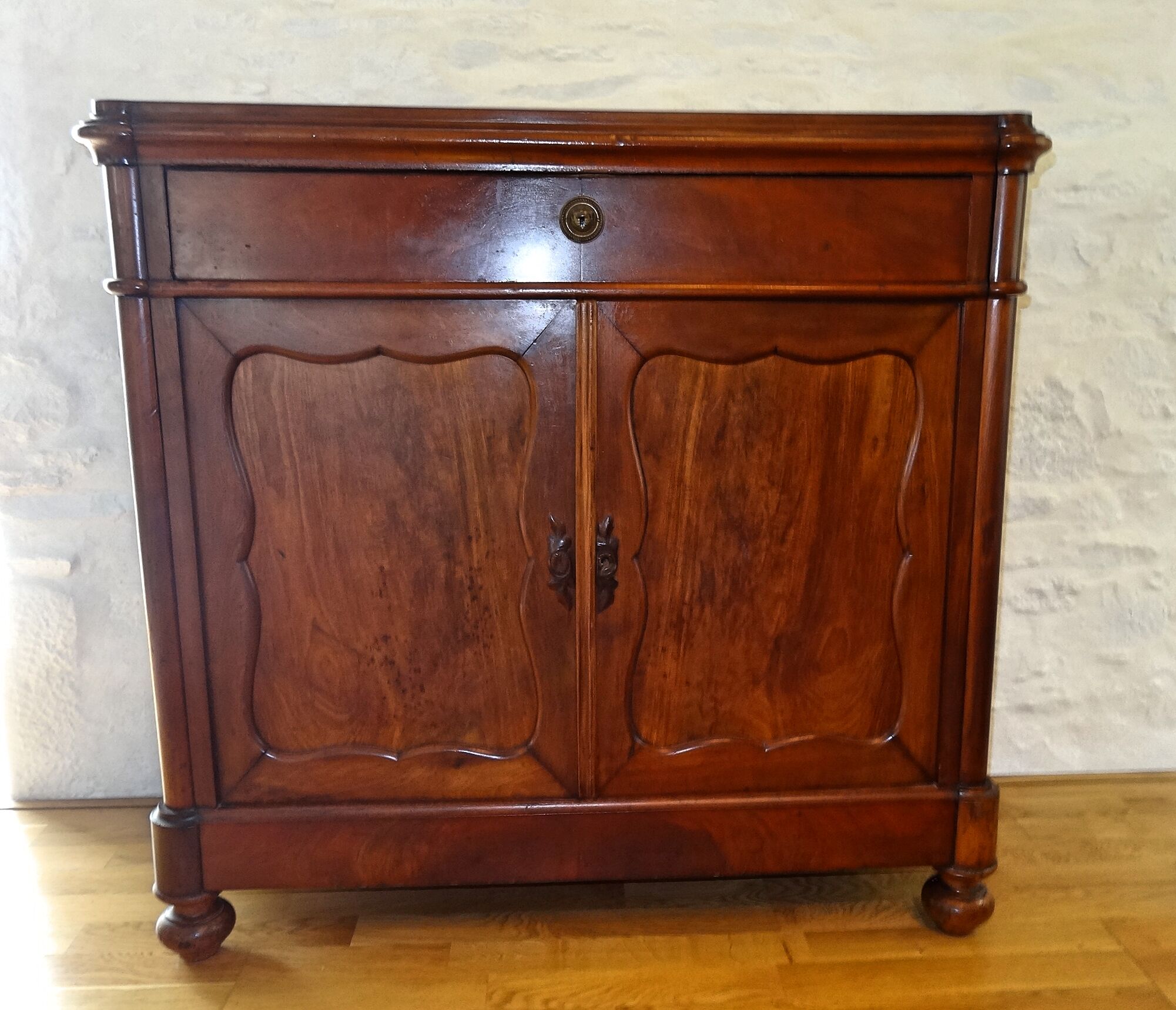Low antique 19th century mahogany buffet
