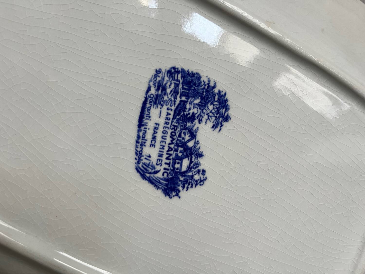 “Romantic” Sarreguemines serving dish