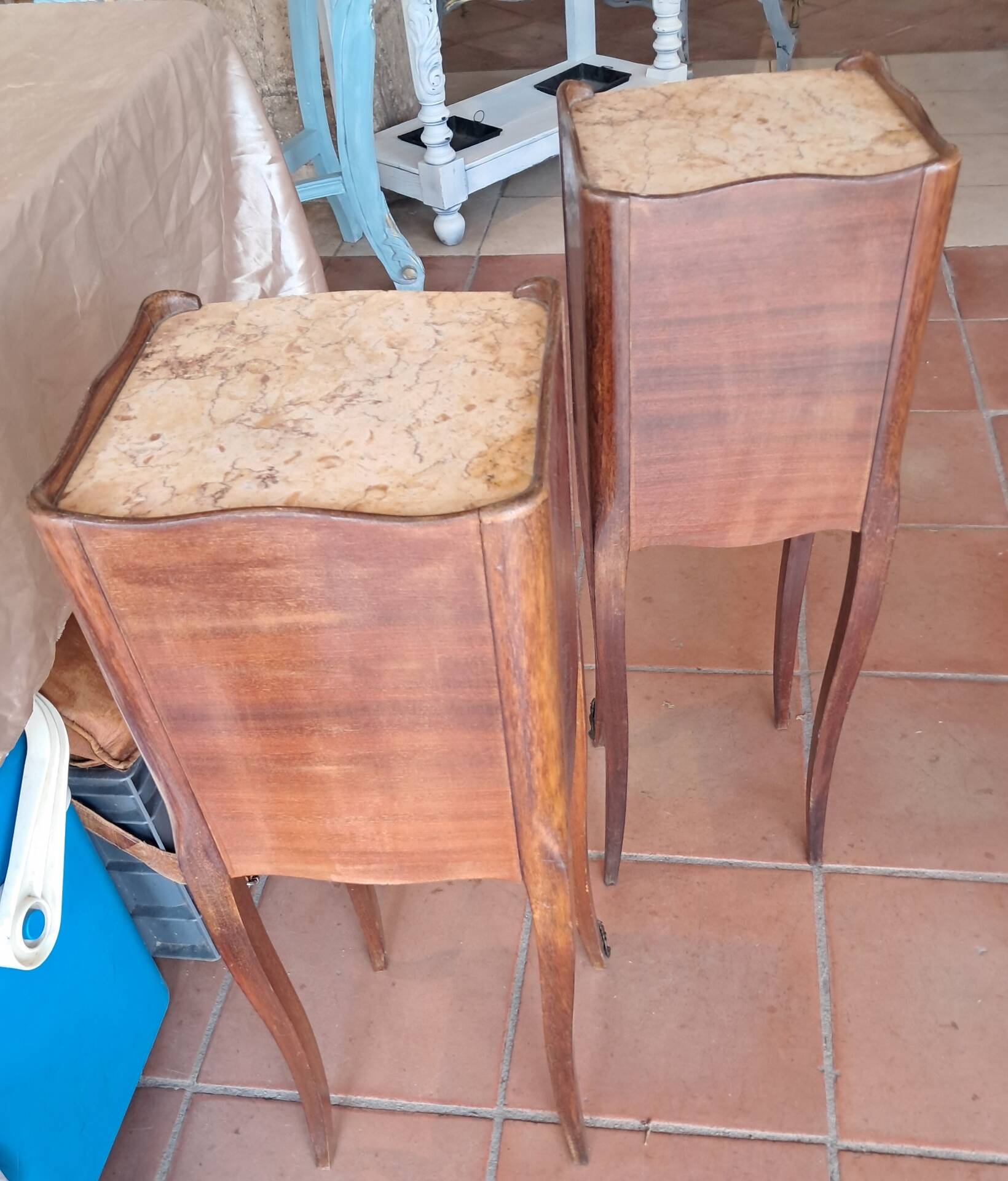 Pair of bedside tables with drawer