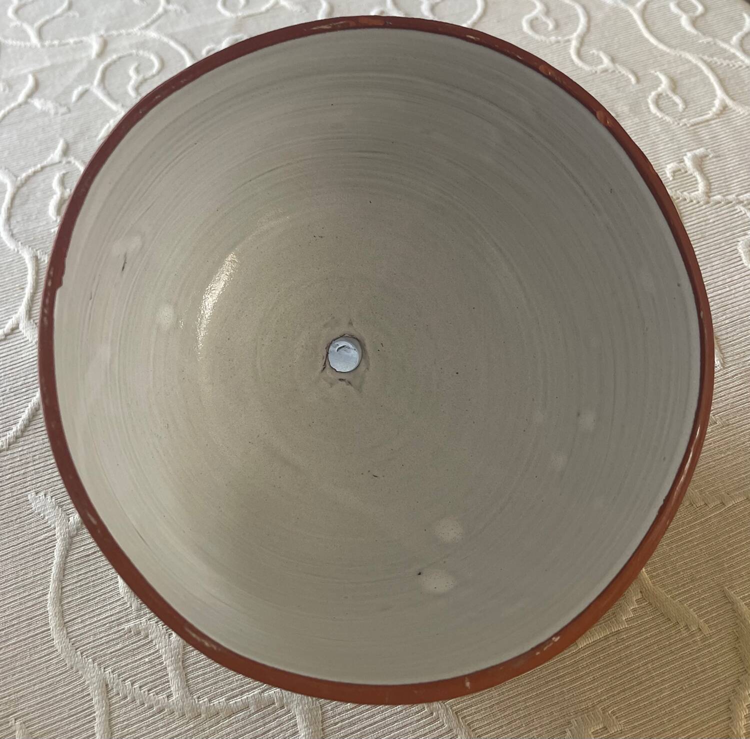 Cheese dome in stoneware.