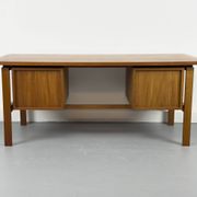 Mid-century teak desk by Svend Åge Madsen for Sigurd Hansen, 1960s.