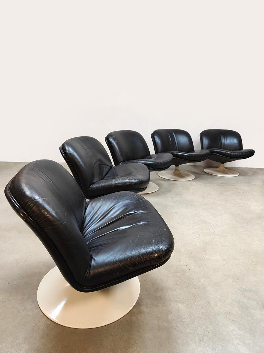 Set of vintage swivel lounge chairs 504 Artifort by Geoffrey Harcourt