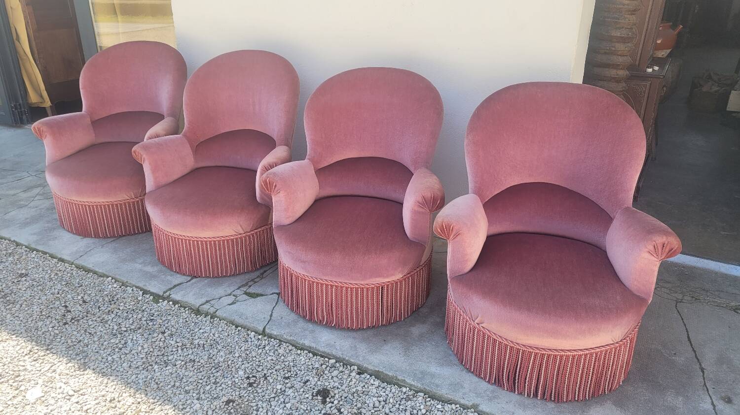Série de 4 Fauteuils crapauds en velours ancien 1930s