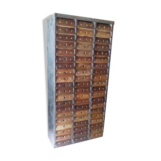 Meuble industriel Clem 60 tiroirs format A4 façade en noyer rivetée