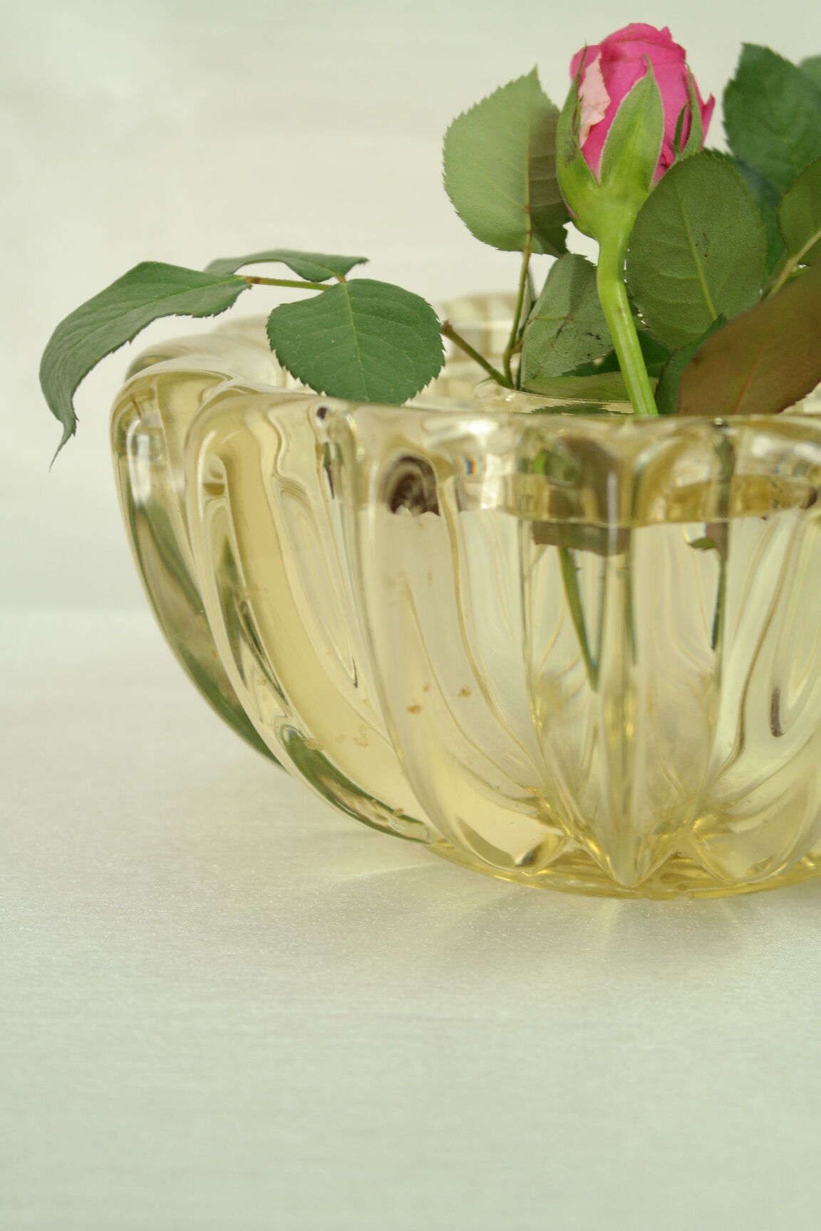 Pique flowers Art Deco P. d'Avesn yellow