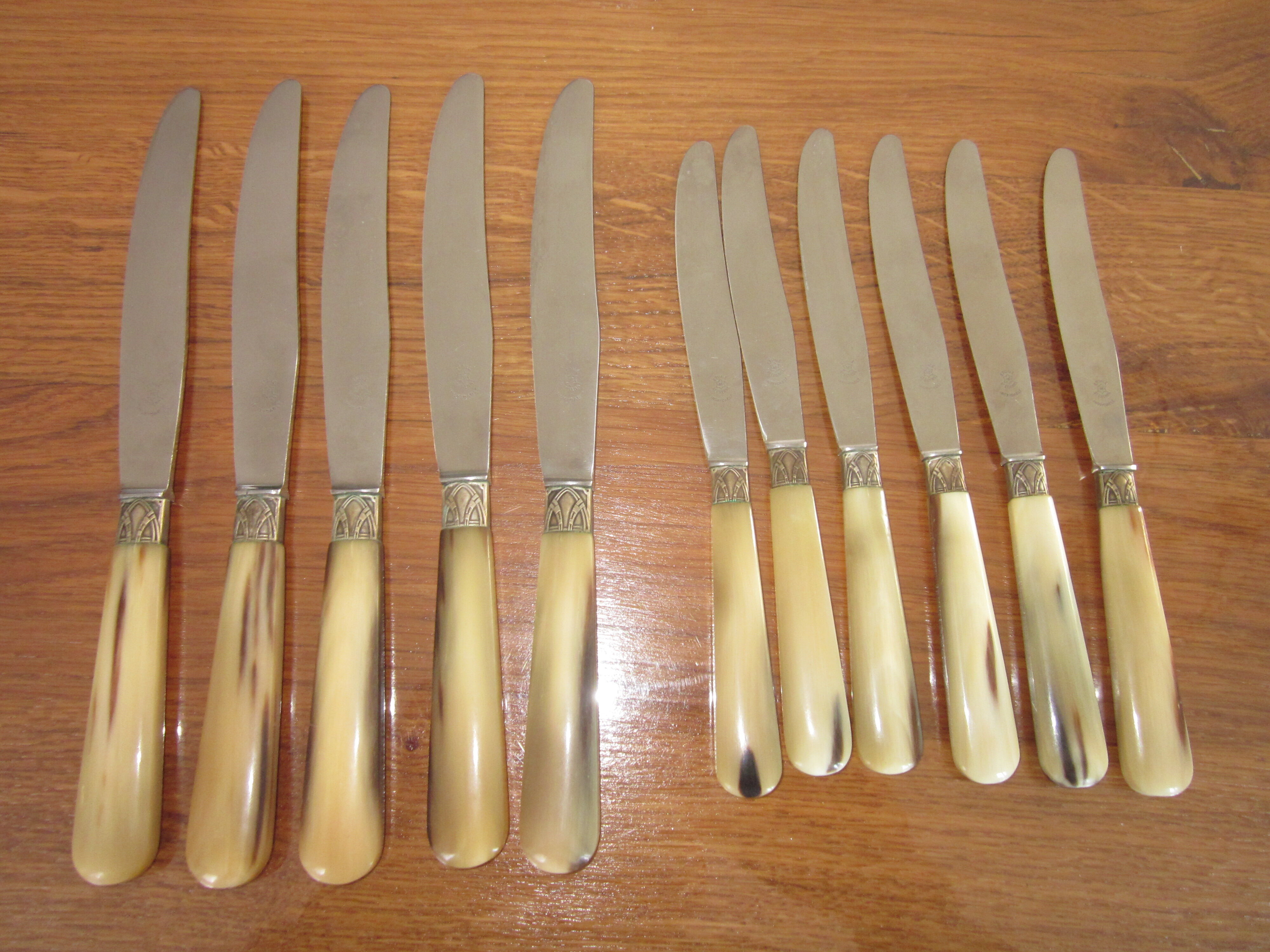 Lot of 11 knives