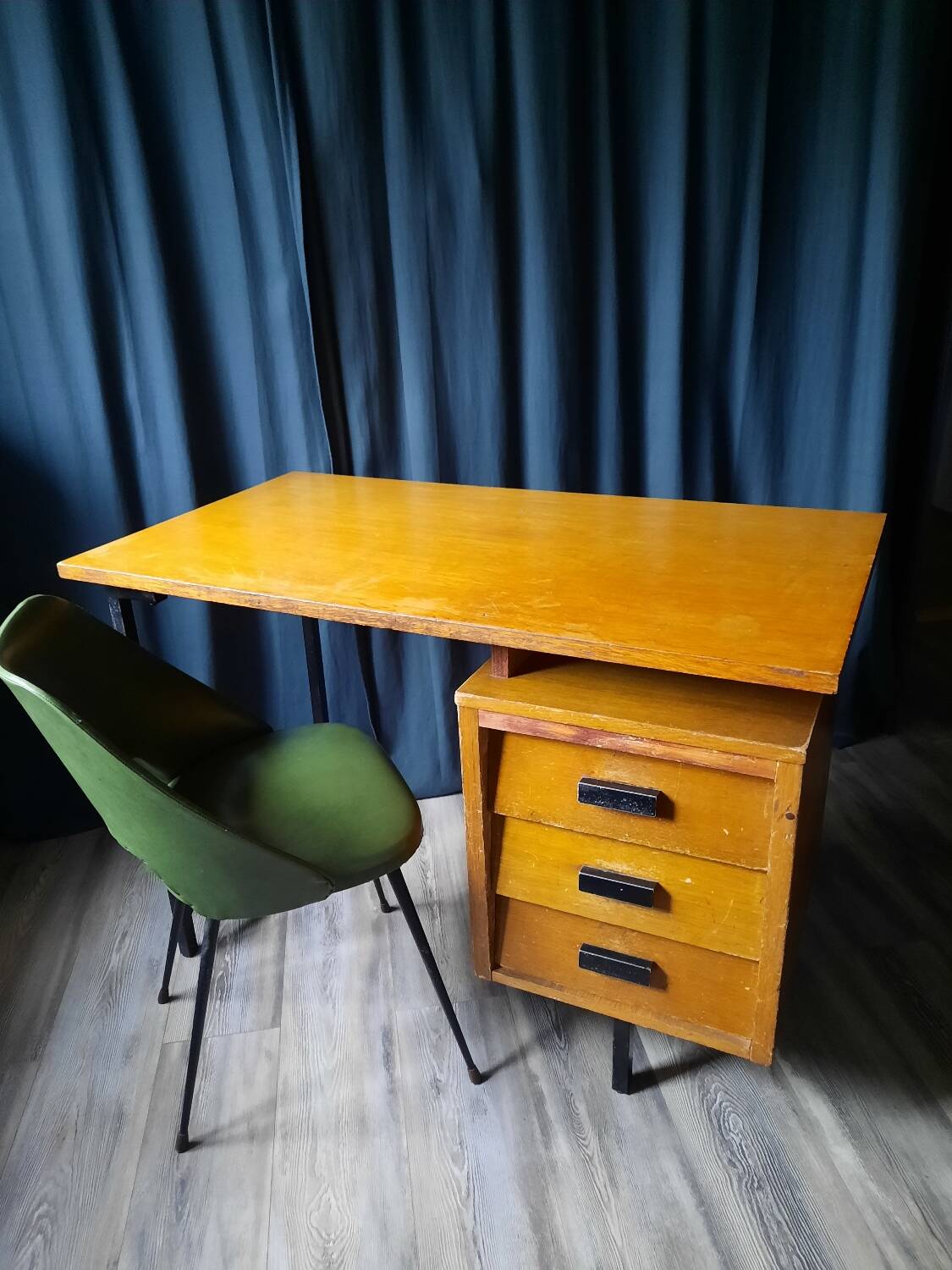 Bureau moderniste années 50