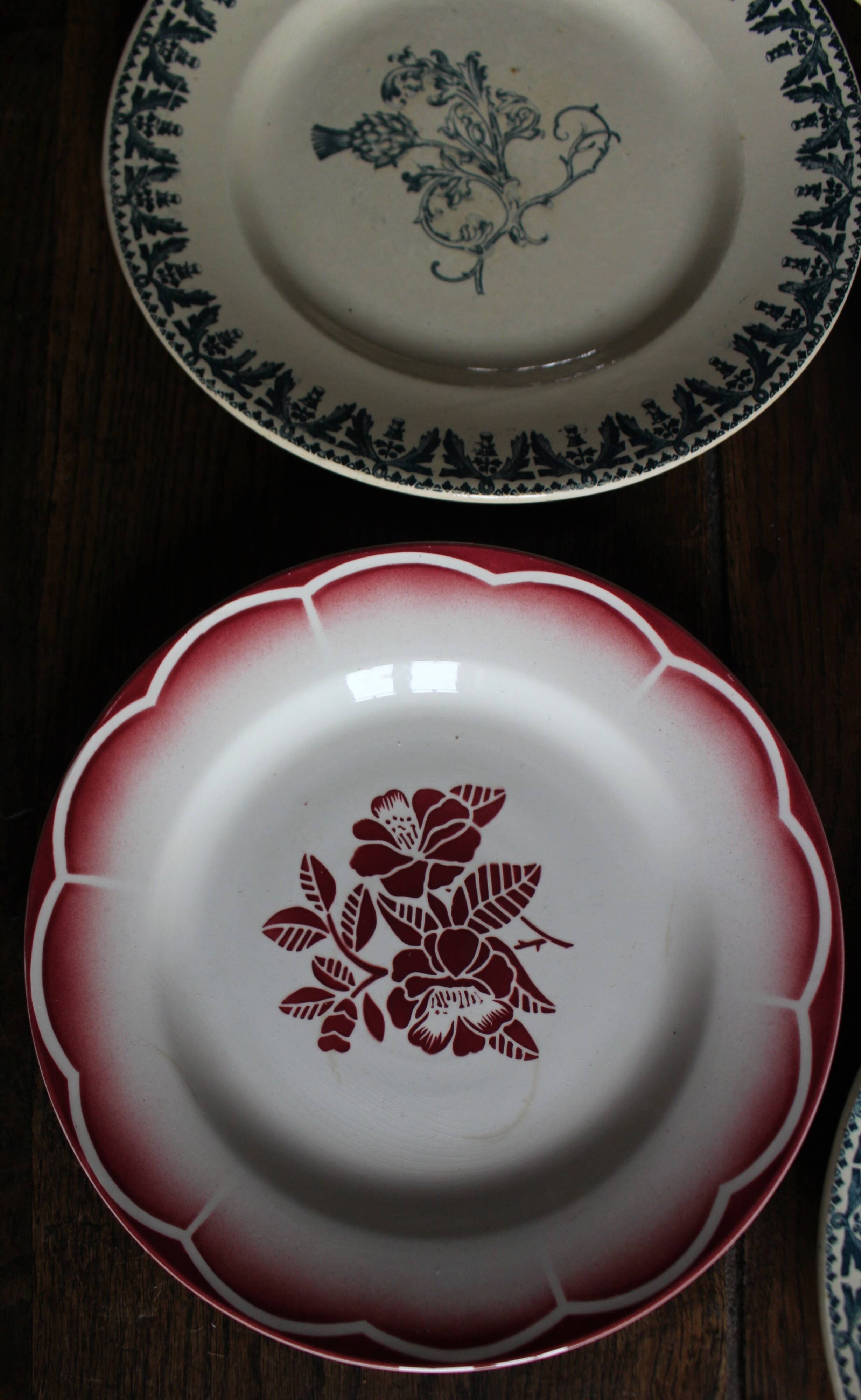 6 mismatched flat plates Terre de Fer Digoin Sarreguemines