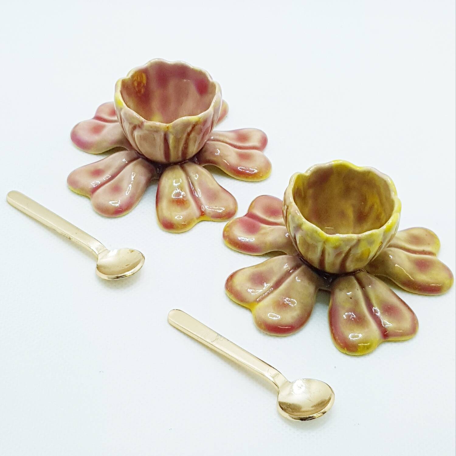 Salières fleurs en métal émaillé