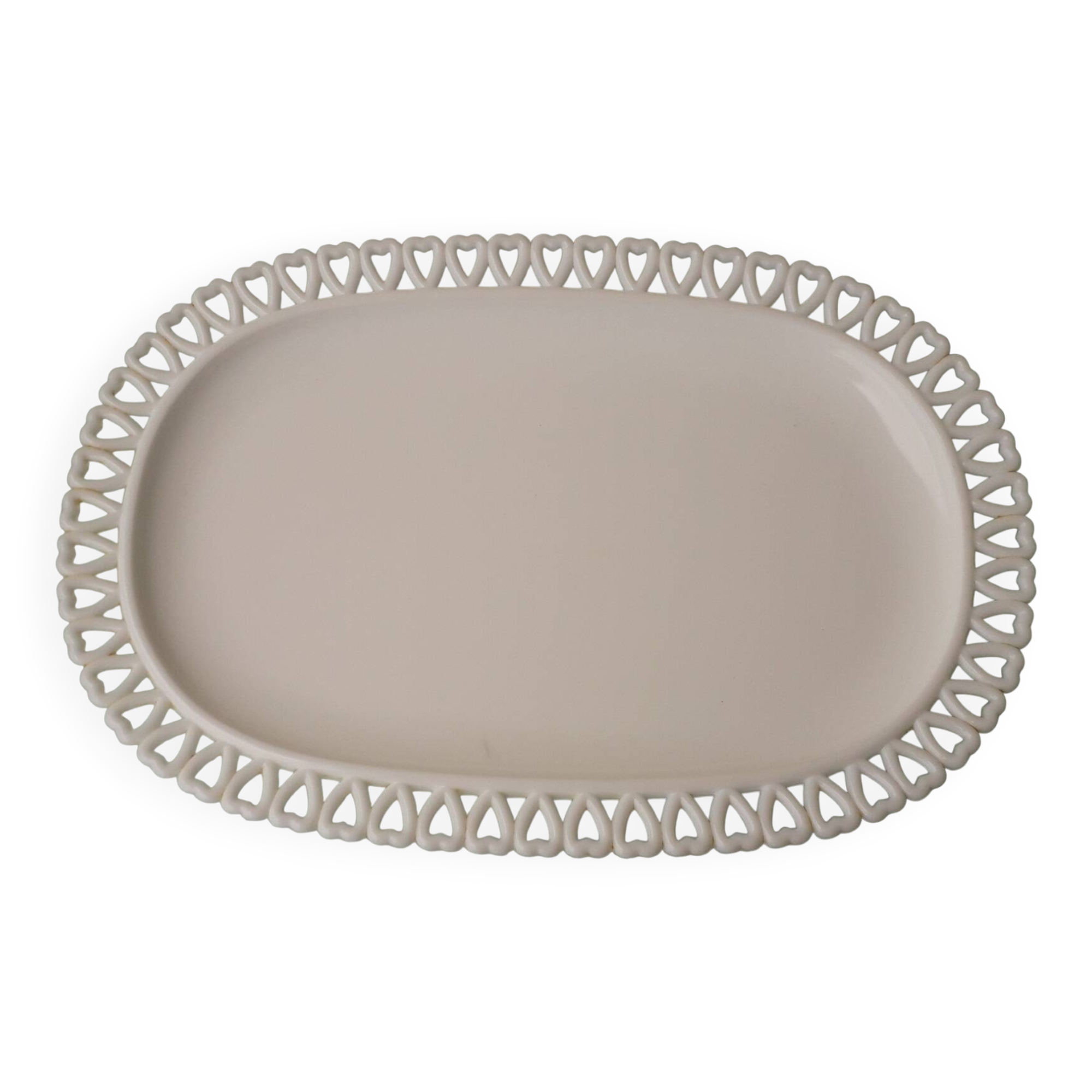 Opaline glass plate with hearts