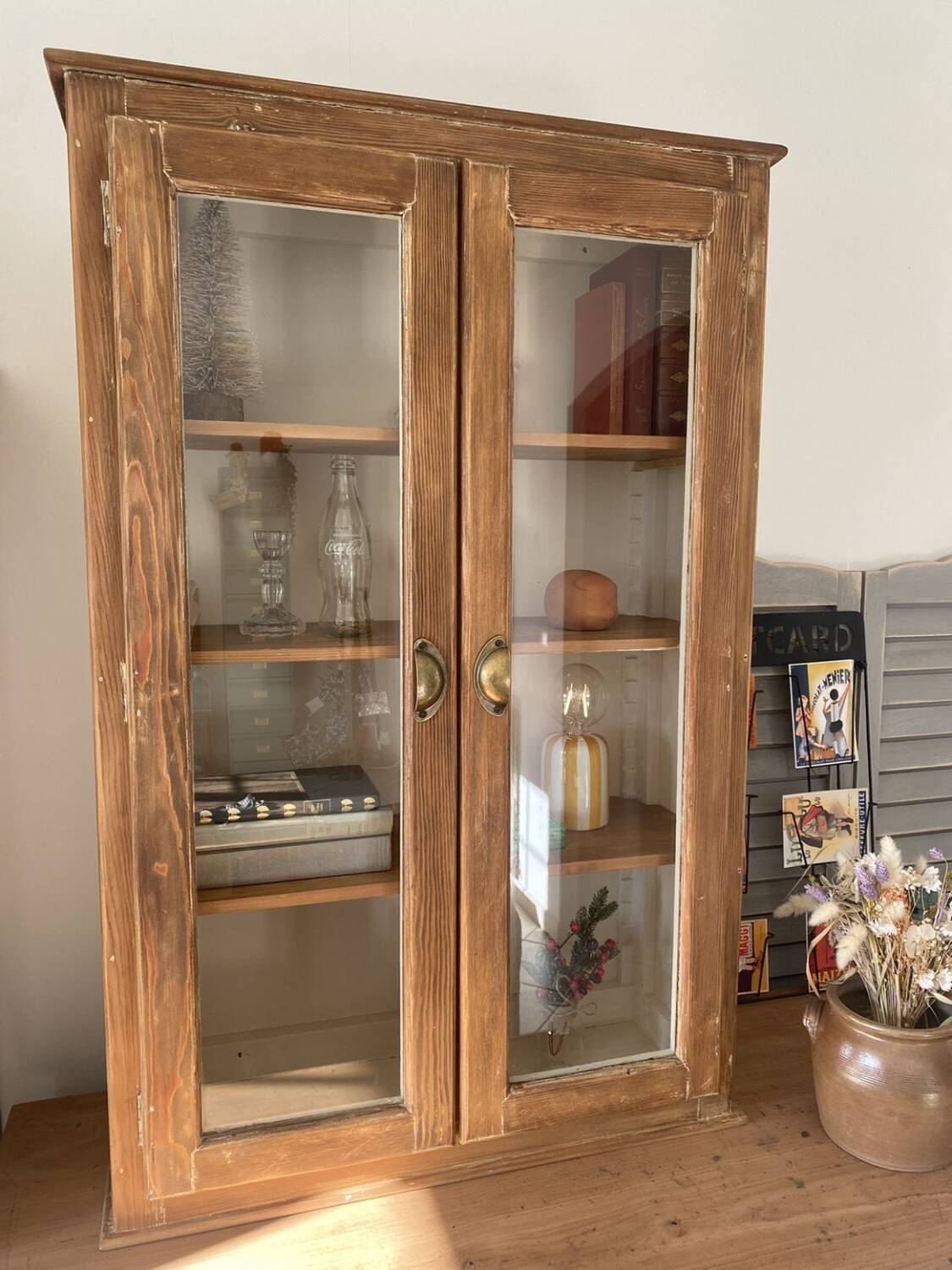 Display cabinet bookshelf
