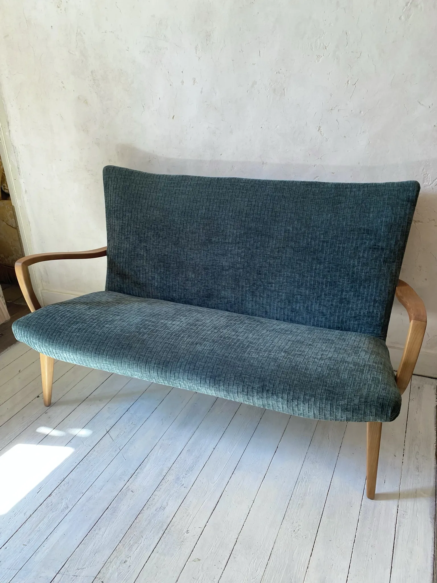 Banquette vintage scandinave rénovée 