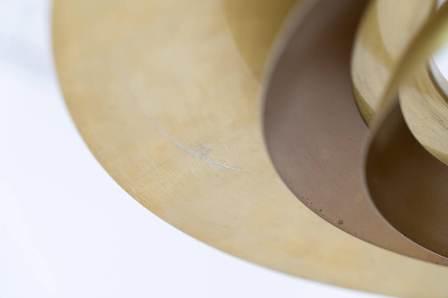 Première suspension en laiton « P376 » de Jørgen Kastholm & Preben Fabricius