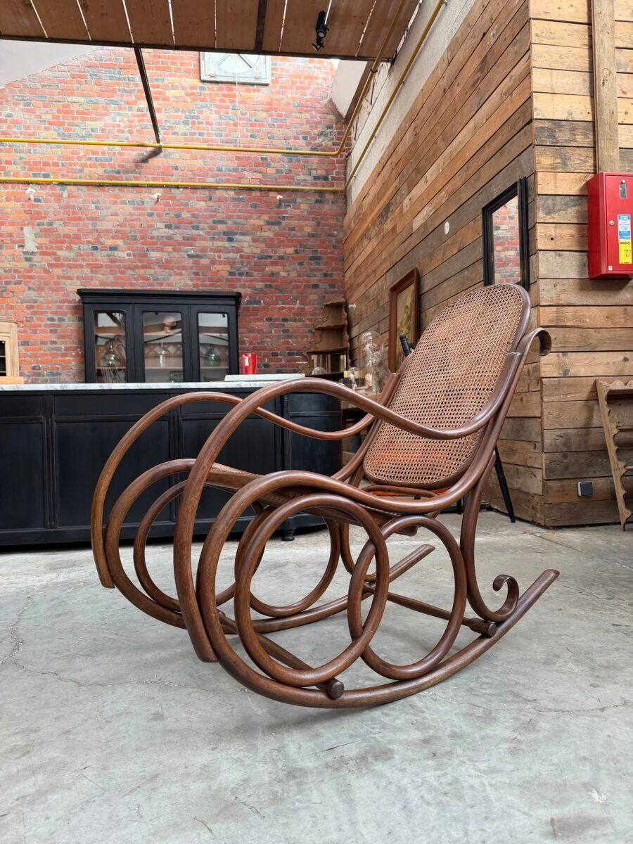 Thonet rocking chair 1900