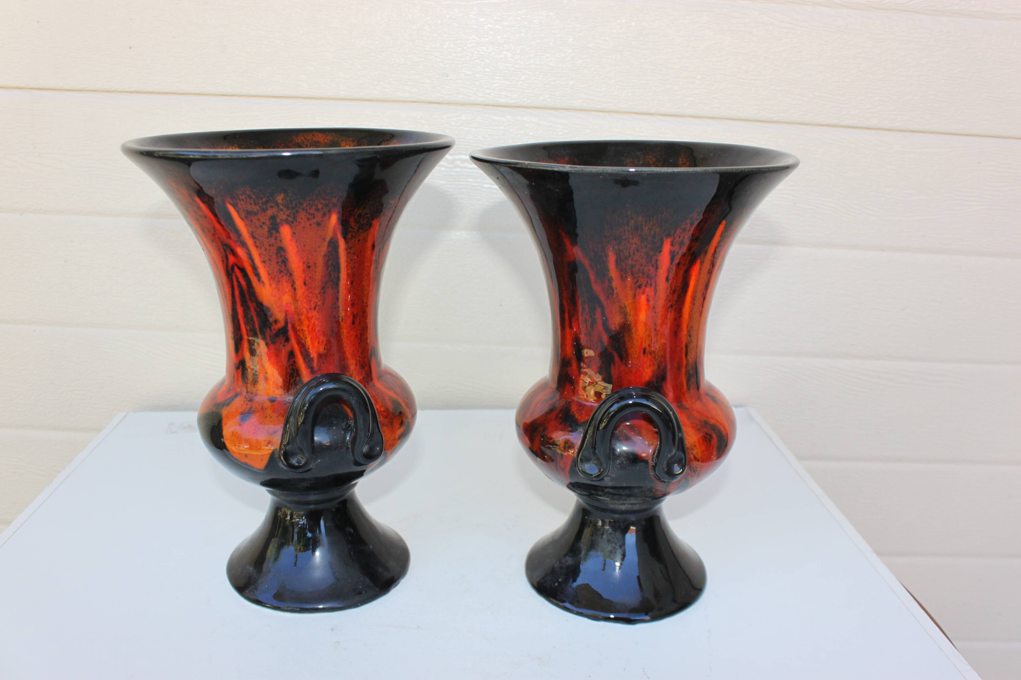 vases 2 handles 1970