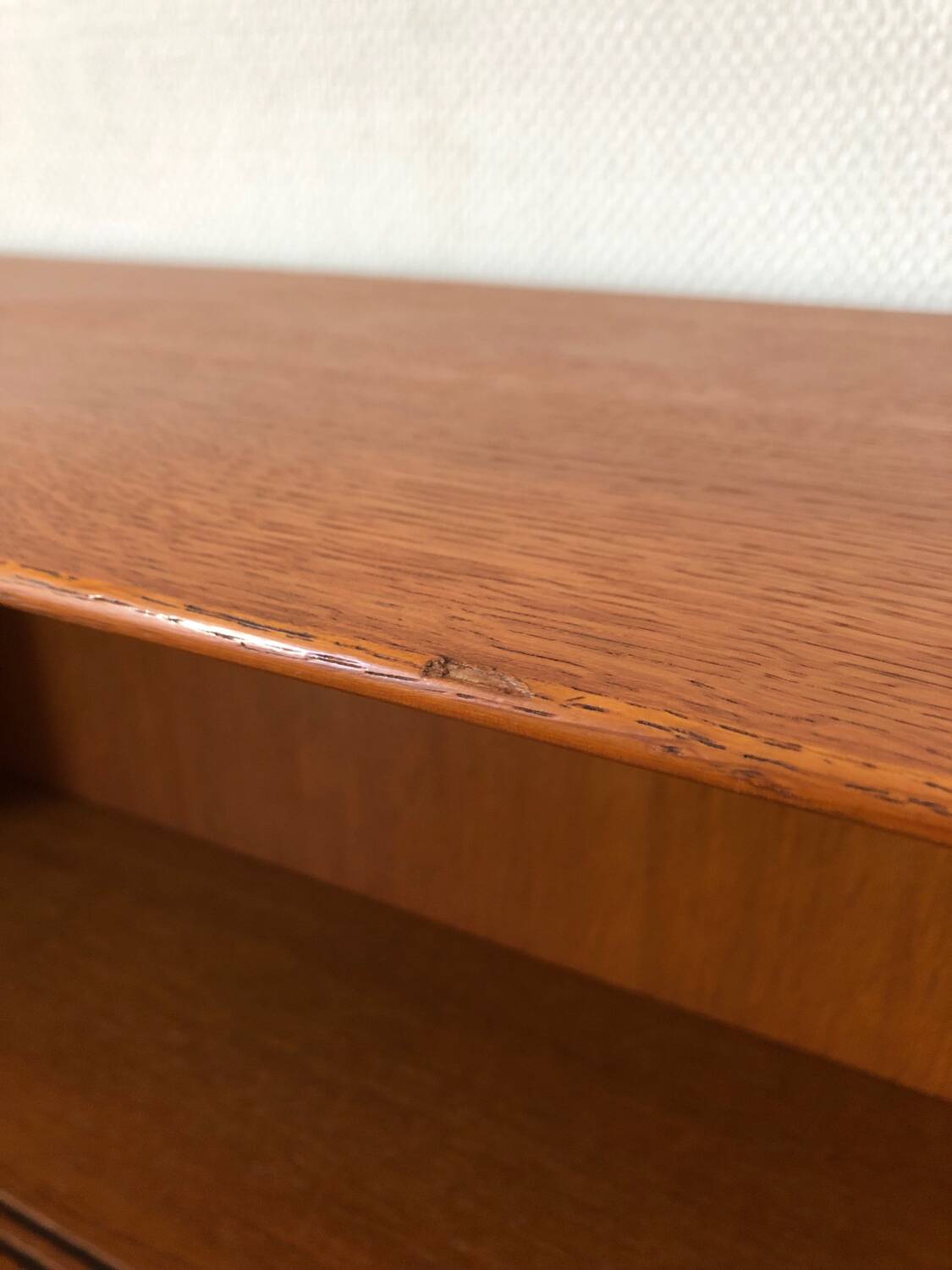 Shelf / display case