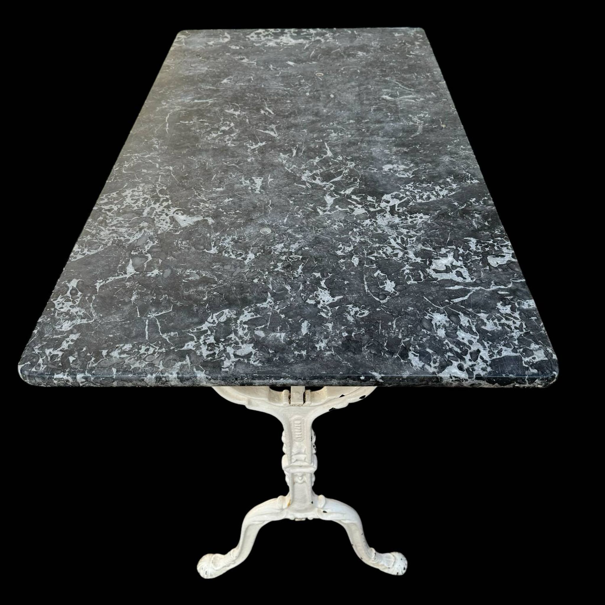 Table bistro Parisenne en fonte et marbre gris 1900
