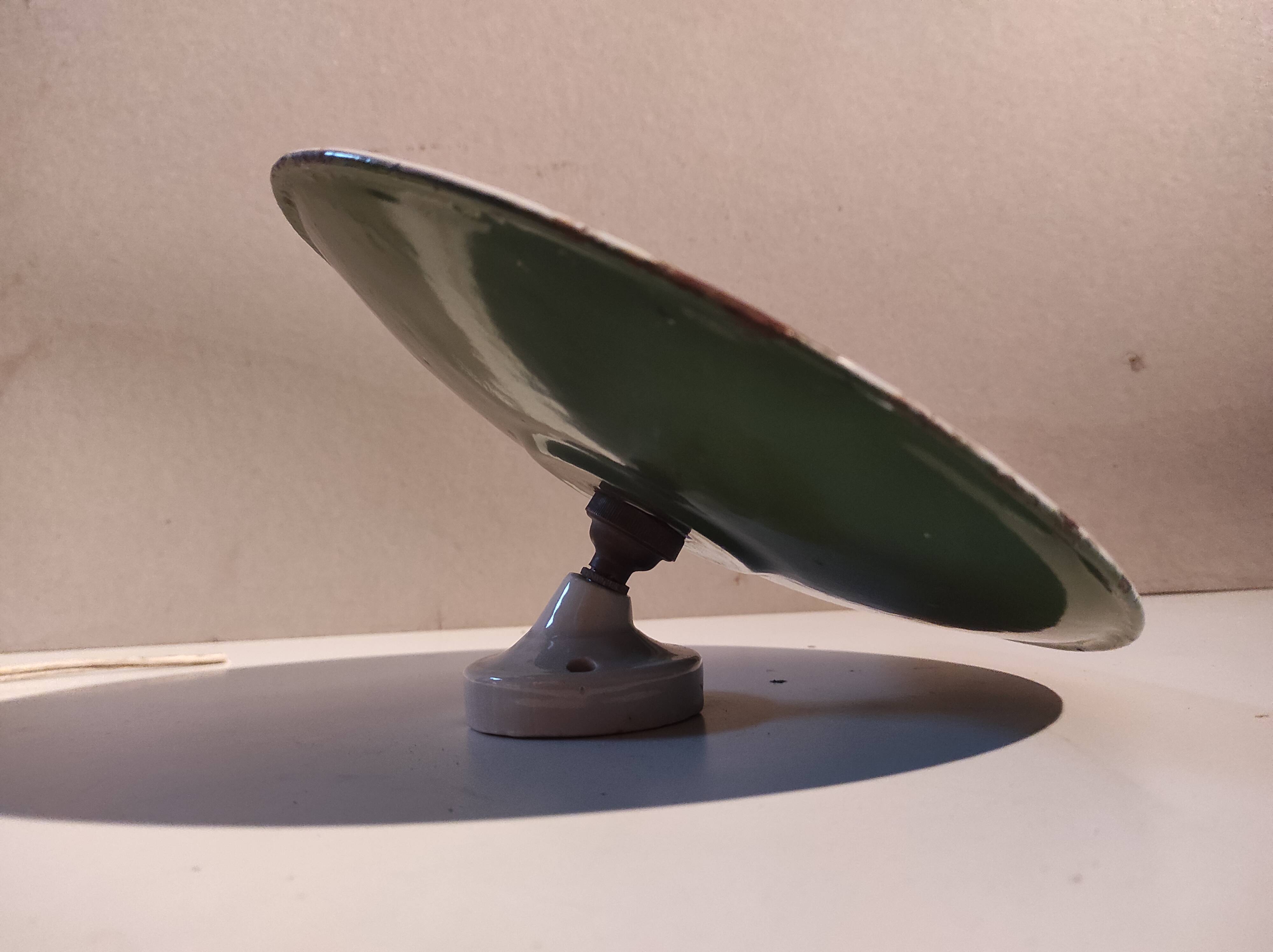 Wall lamp lampshade vintage enamelled sheet metal green and white