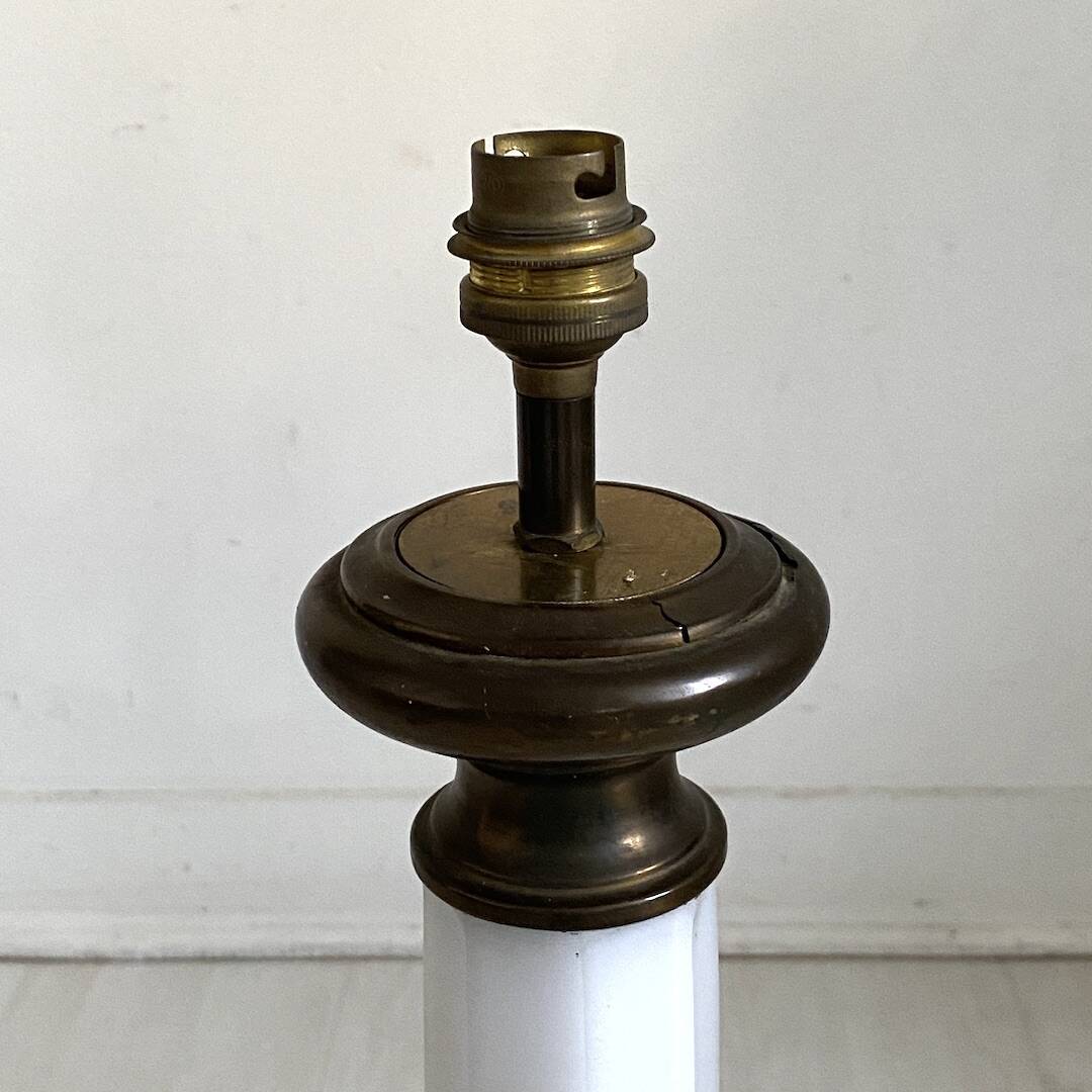 Pied de lampe en opaline et laiton 1900