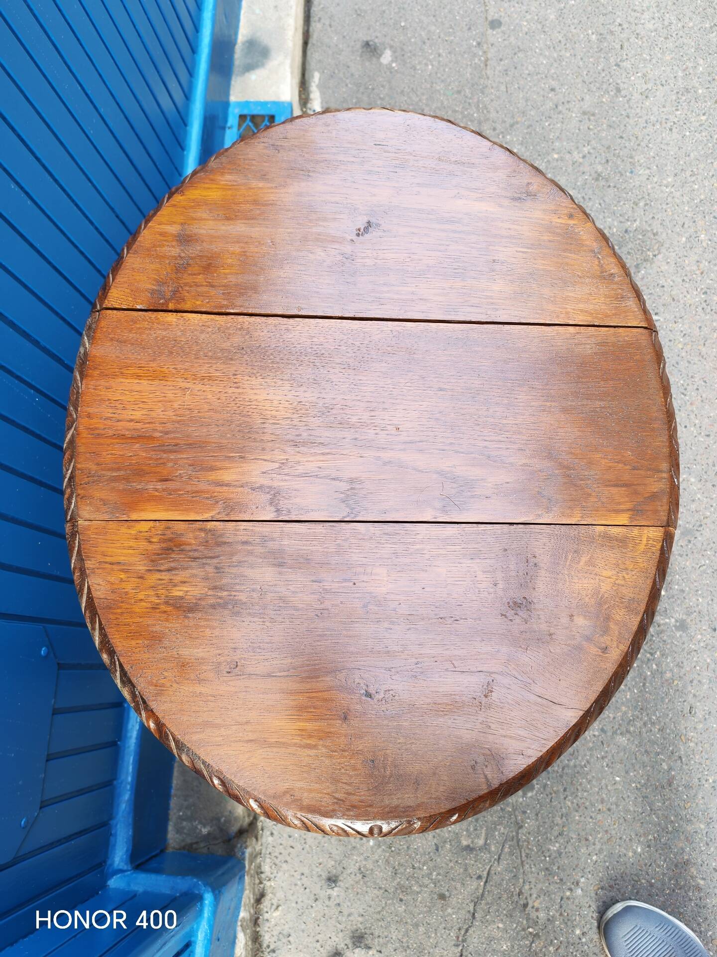Drop-leaf coffee table