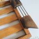 Plateau de service apéritif compartimenté en bois et verre vintage art déco