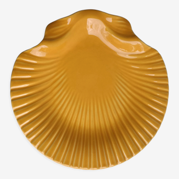 Shell-shaped top in numbered ceramic