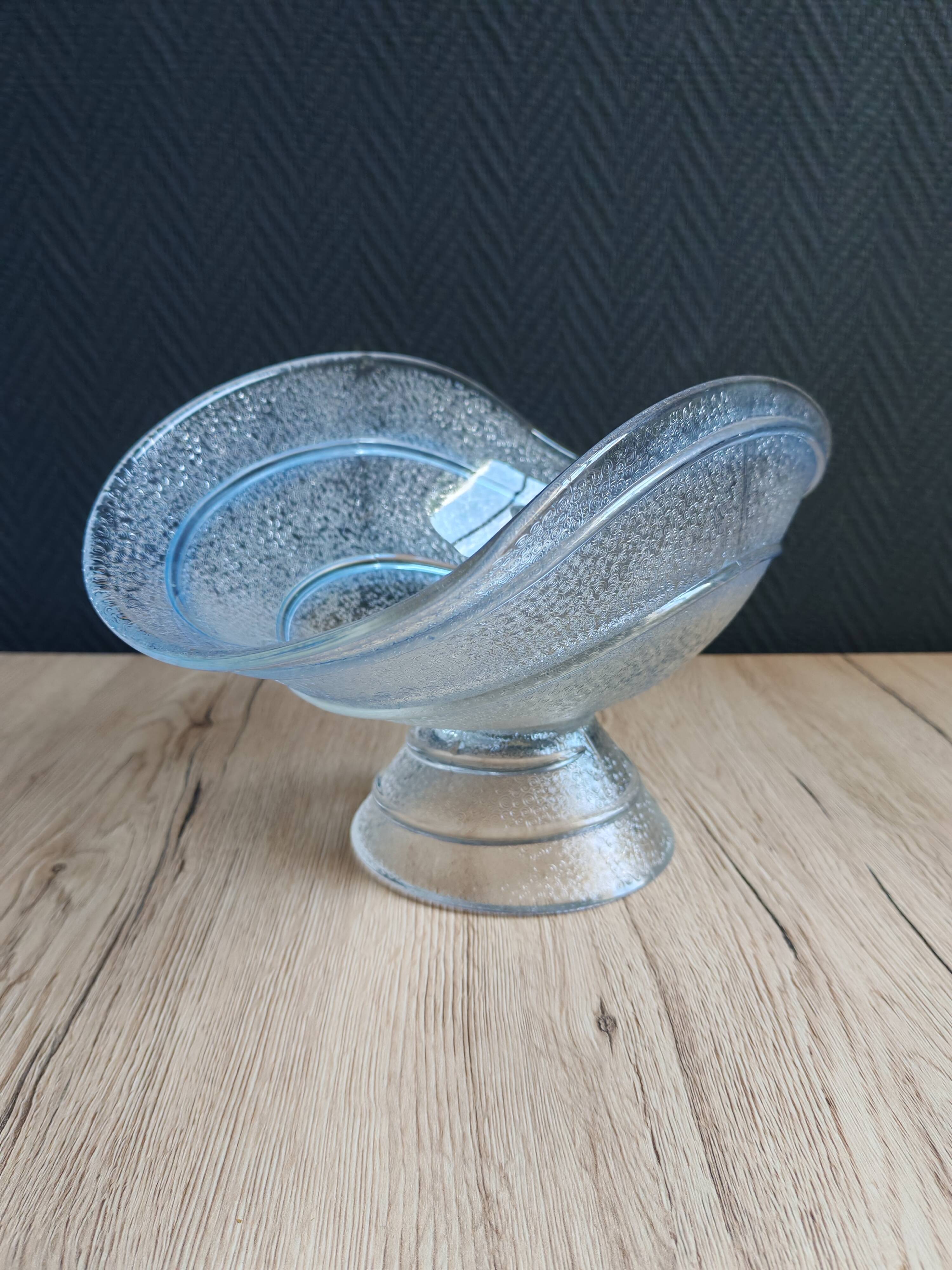 Coupe en verre moulé pressé Art Déco bleu glacé
