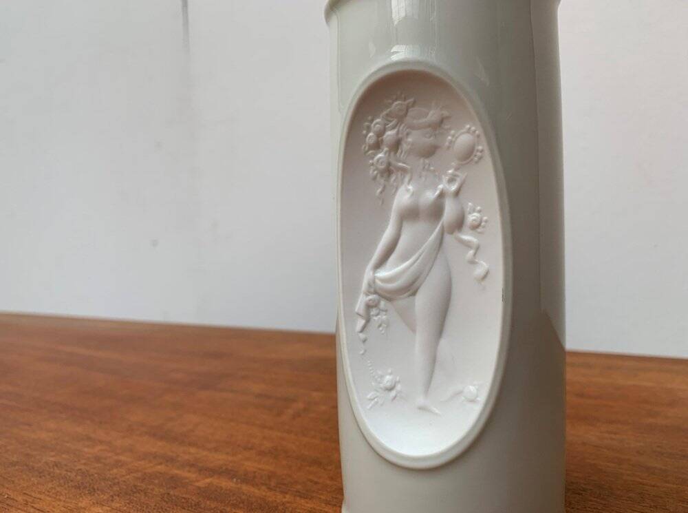 White porcelain vase from mid-century by Bjørn Wiinblad for Rosenthal.