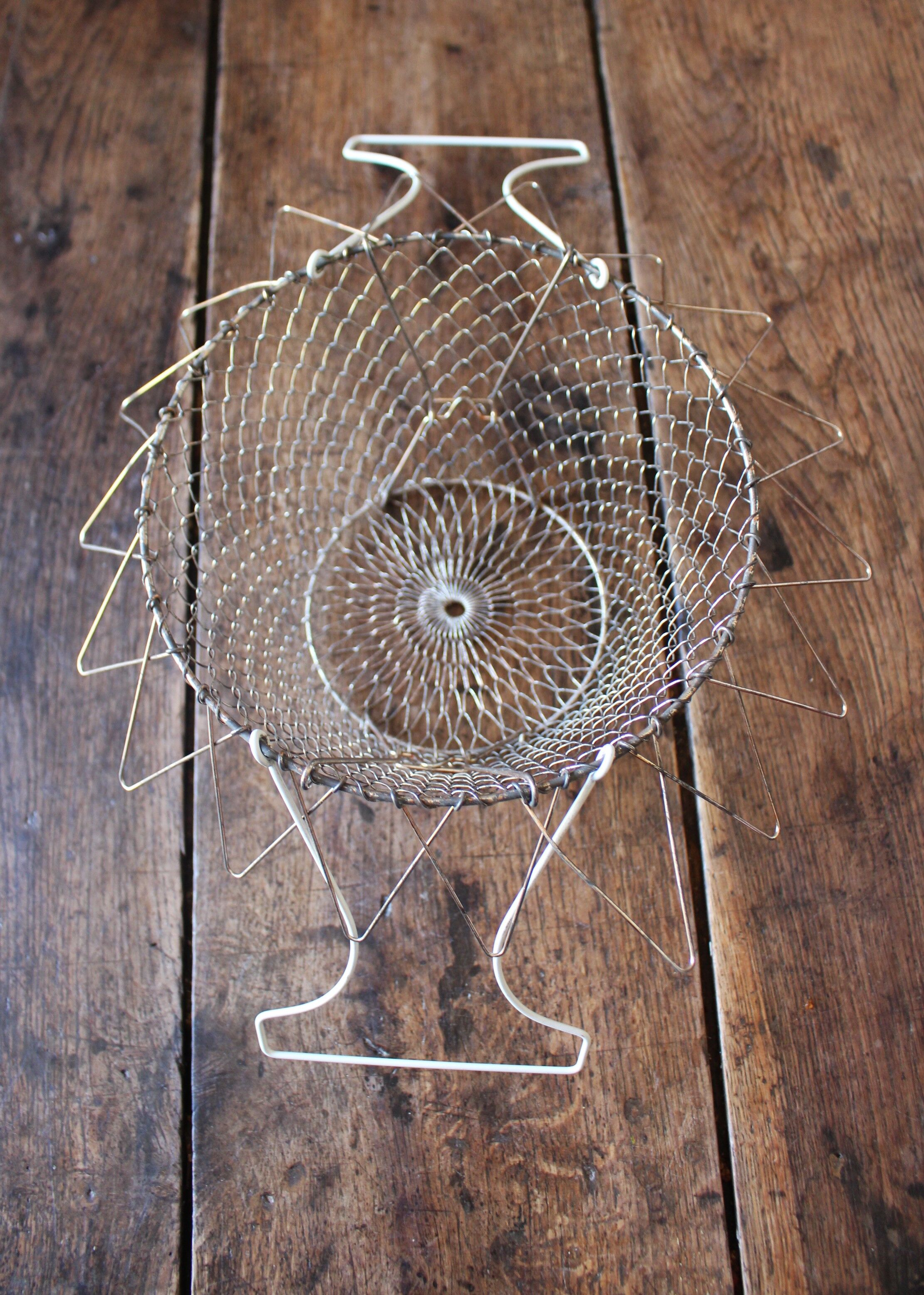 Salad basket foldable star iron thread anses white plastic