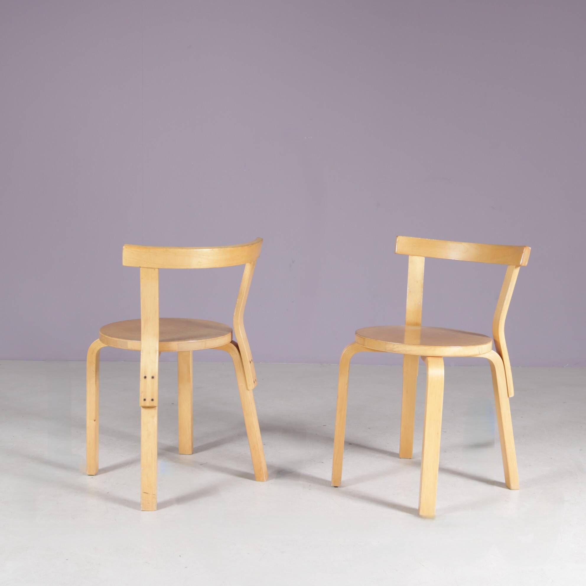 Chaises en pin modèle 68 d'Alvar Aalto des années 1950, ensemble de 2.