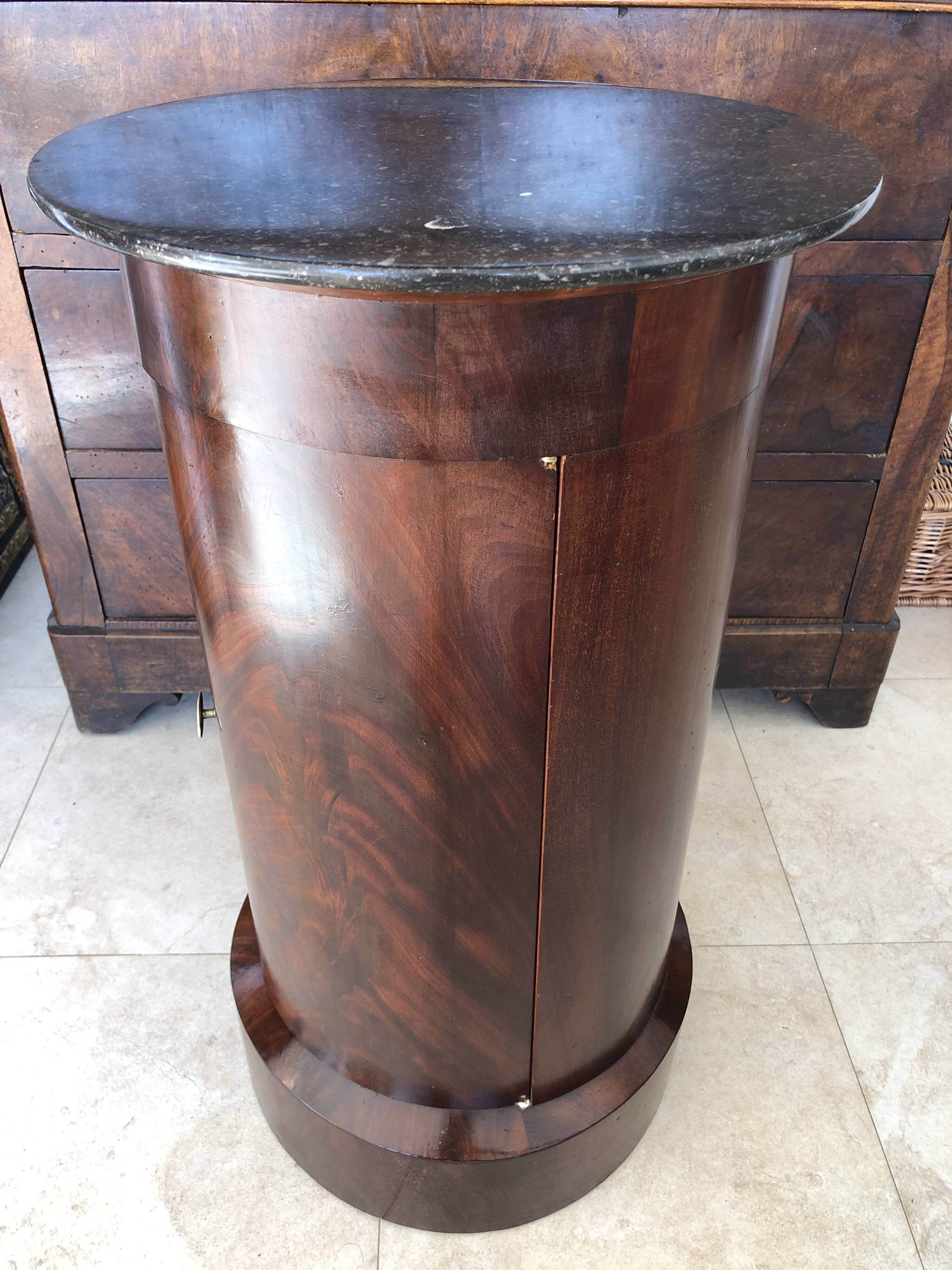 Empire Period Somno in Flamed Mahogany and Anthracite Sainte-Anne Marble