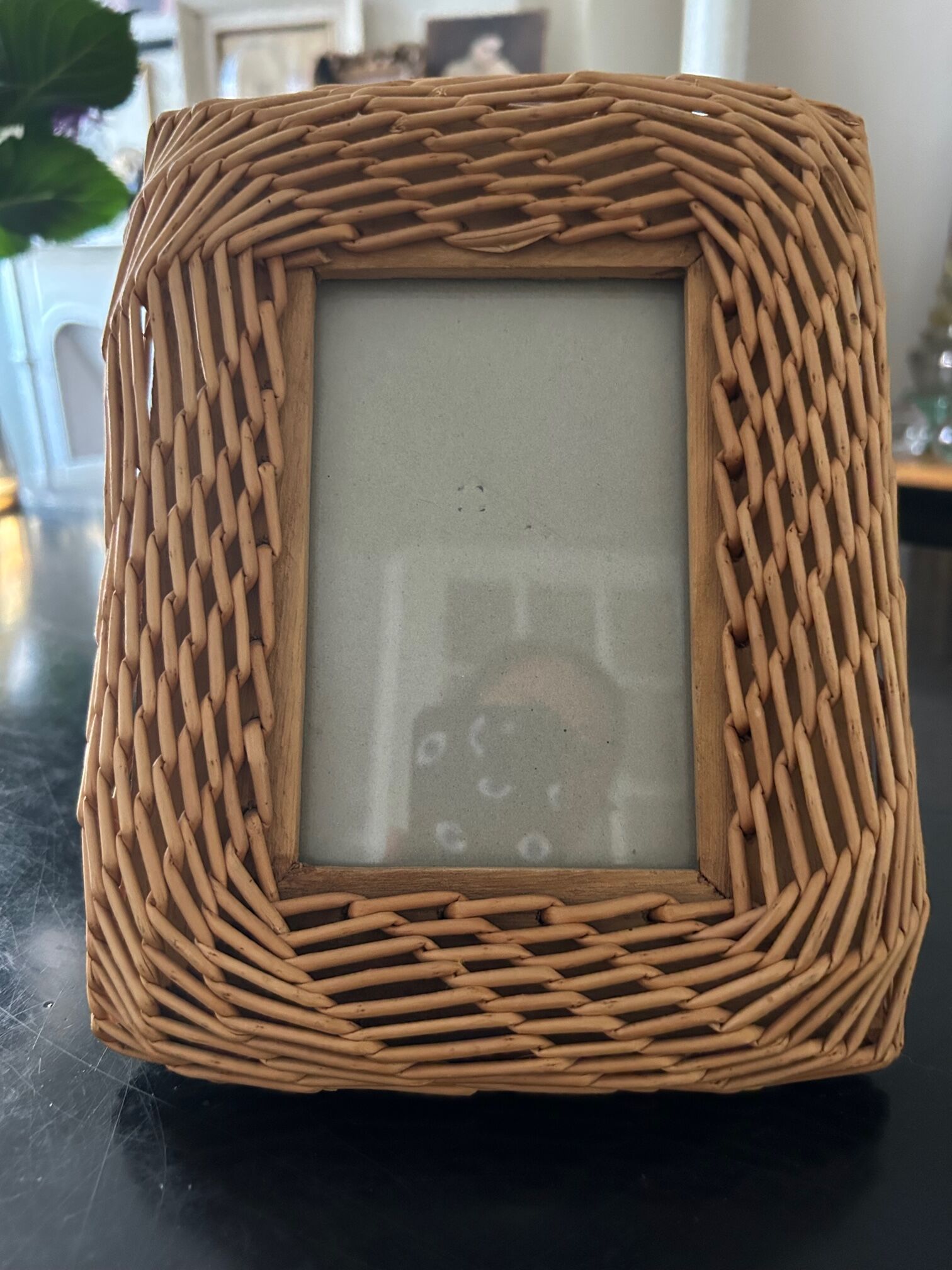 Wicker photo frame