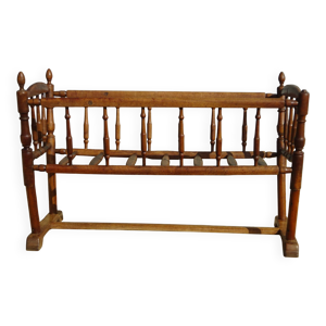 Berceau ancien en noyer