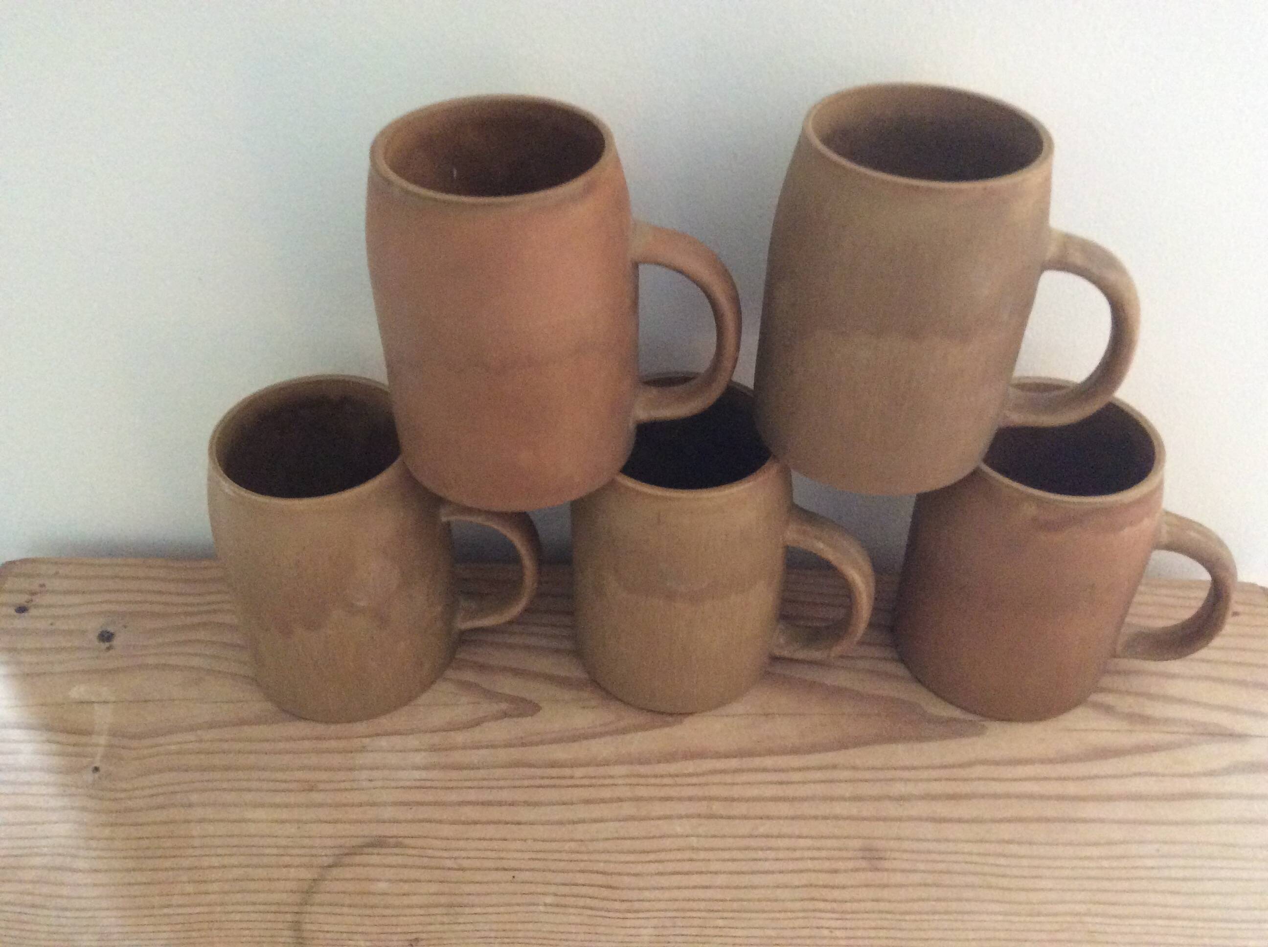 5 stoneware mugs