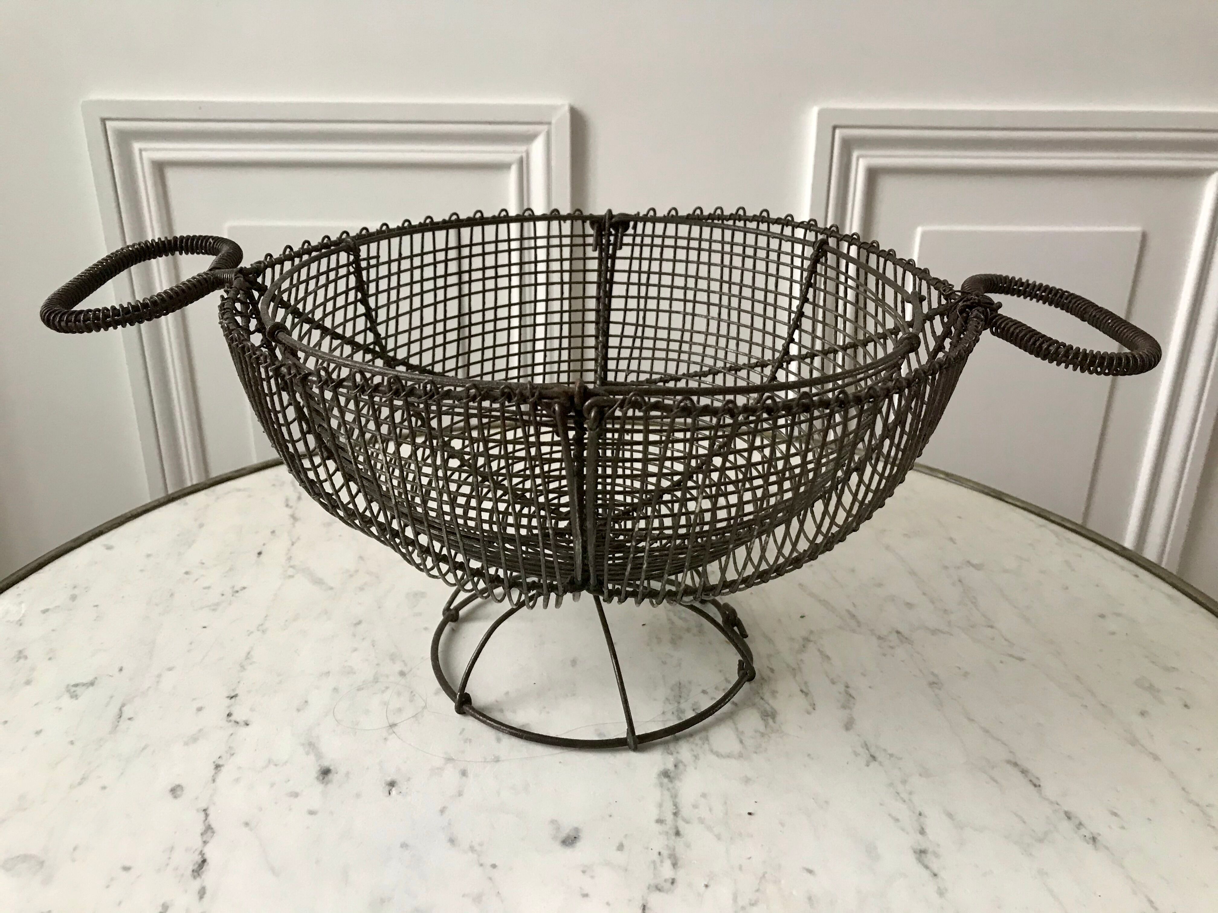 Modular salad basket / egg early twentieth century