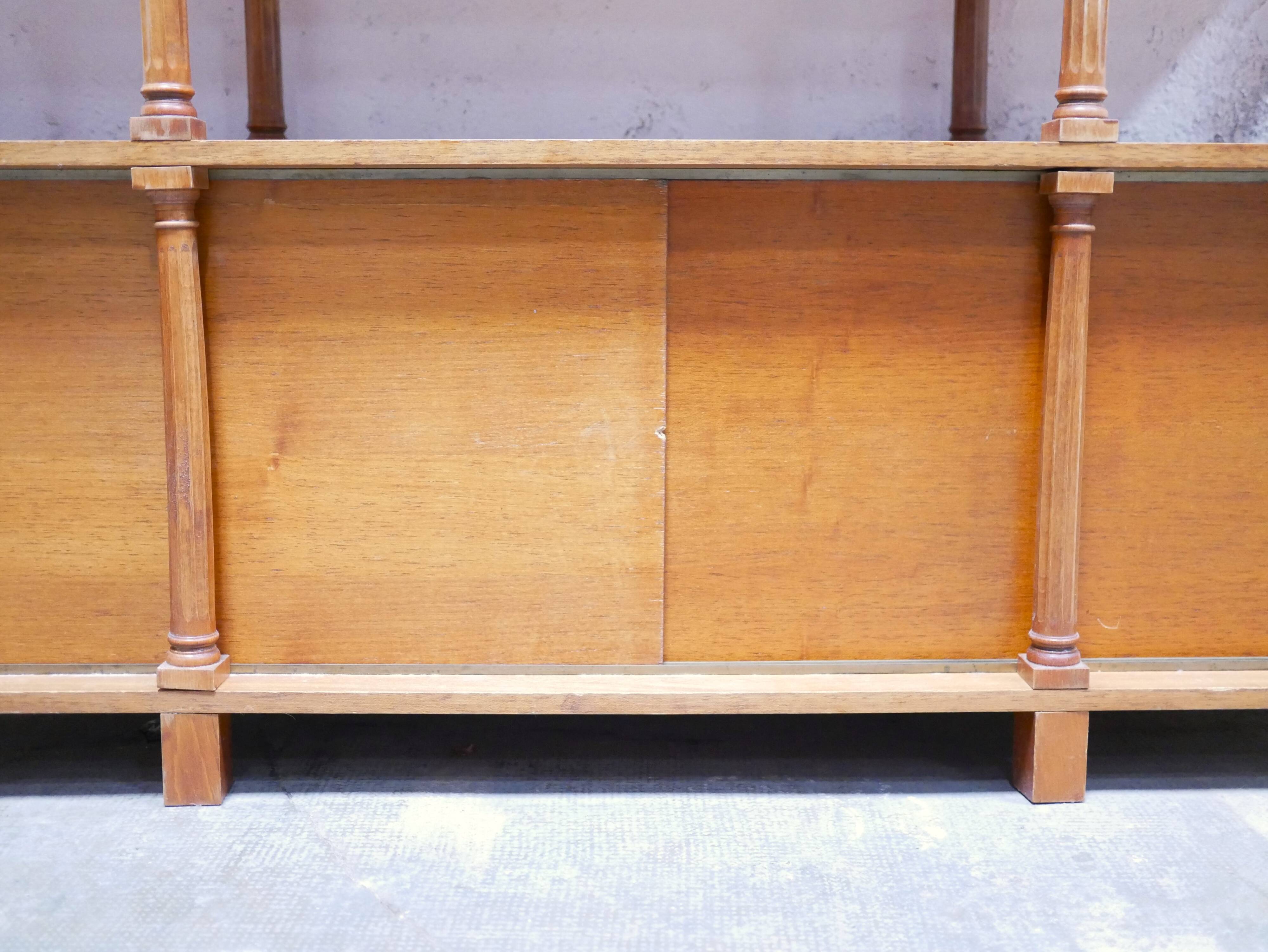 Bibliothèque vintage en bois