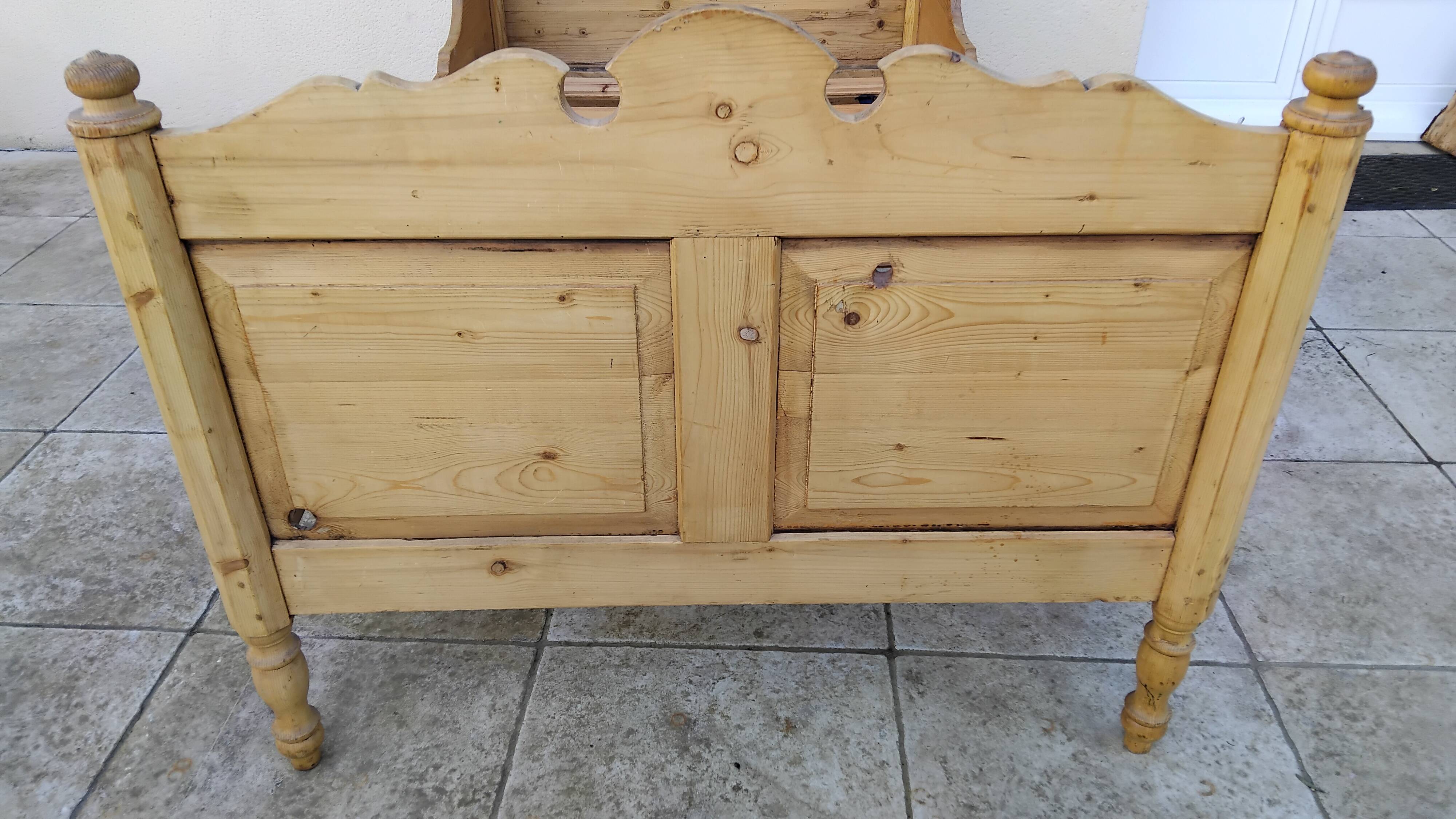 Ancien lit en pin chalet montage Savoie 1 personne vintage