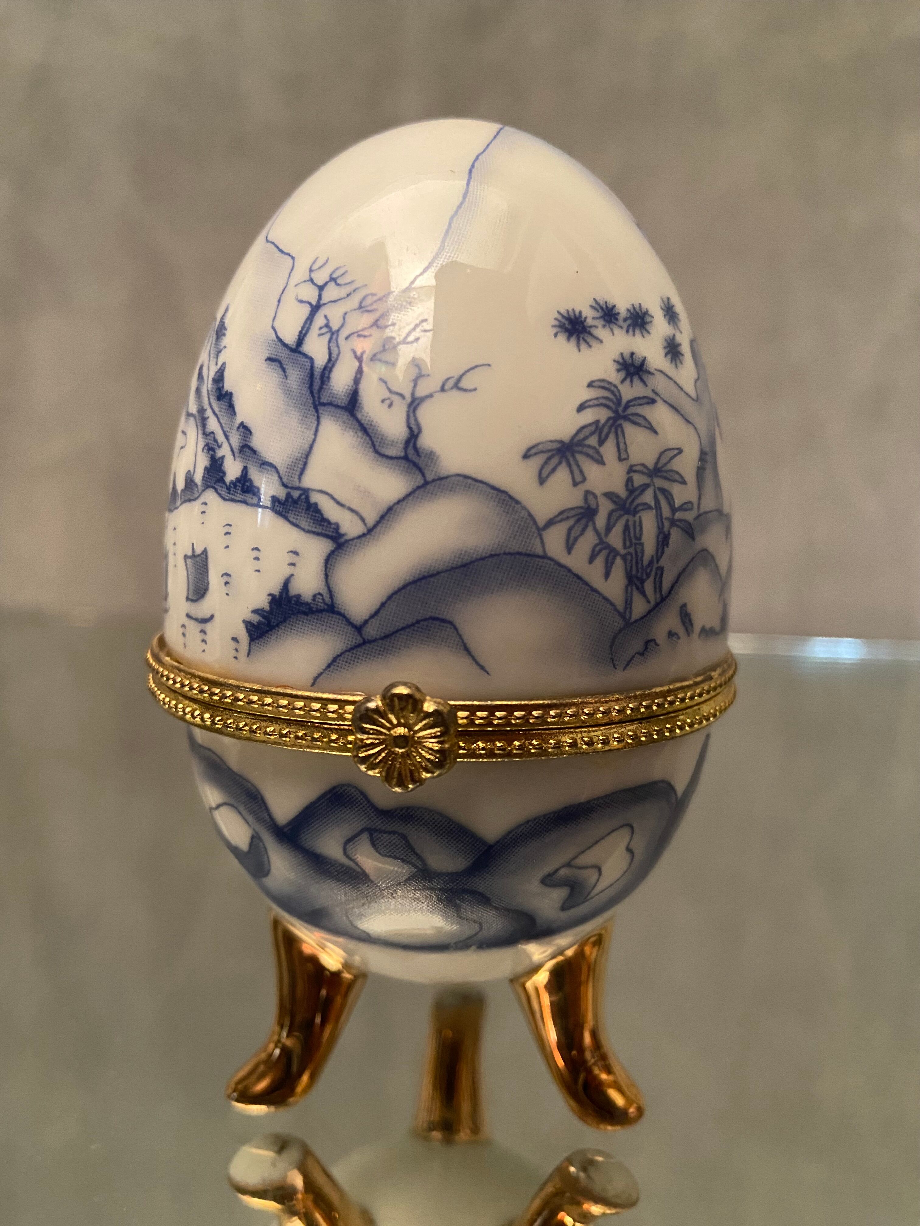Porcelain egg box with Japan decoration gilded metal frame