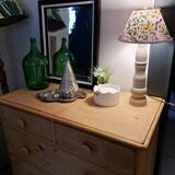Old English chest of drawers in pine entirely sanded