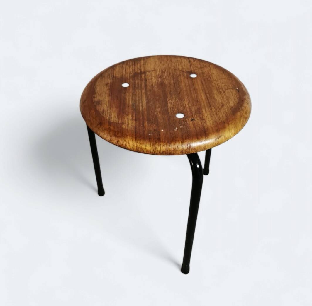 2 workshop stools