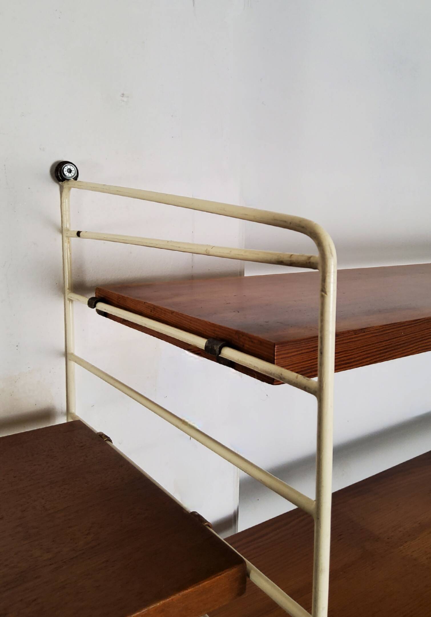 Vintage wall shelf by Nisse Strinning